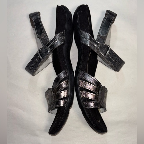 Abeo Bio Systems Women's Metallic 2 Toned Silver Strappy Adjustable Sandals New - Picture 3 of 7